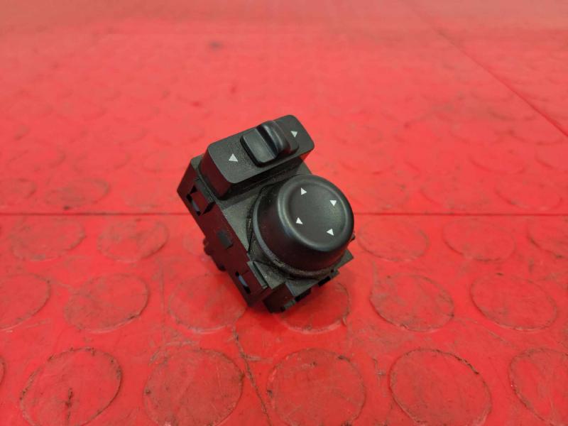2020 Nissan Versa Door Switch Front
