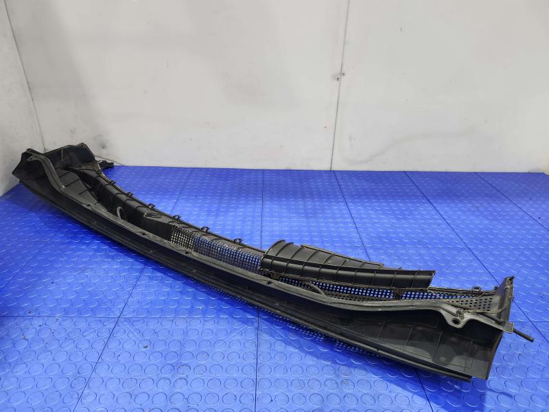 2011-2013 Kia Sorento Cowl Panel Top Cover Grille Genuine OEM 861502P001