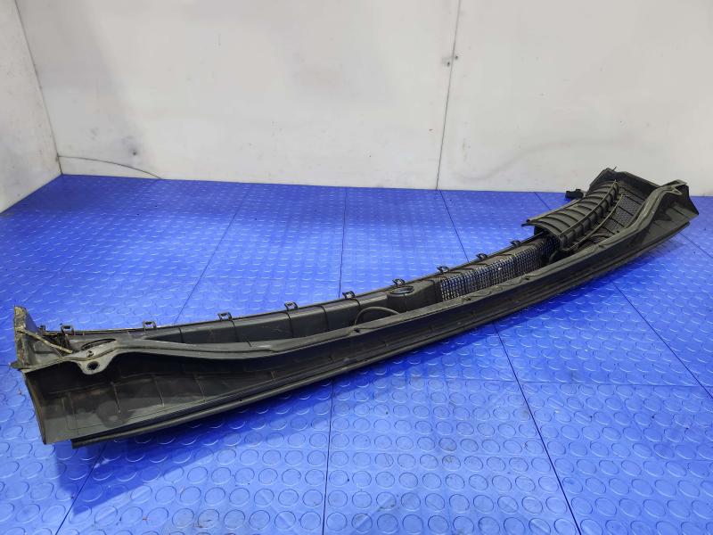 2011-2013 Kia Sorento Cowl Panel Top Cover Grille Genuine OEM 861502P001