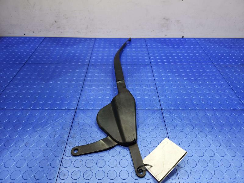2010 Toyota Prius Wiper Arm