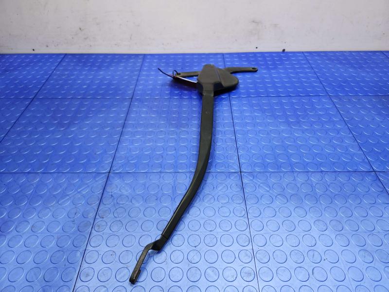 2010 Toyota Prius Wiper Arm