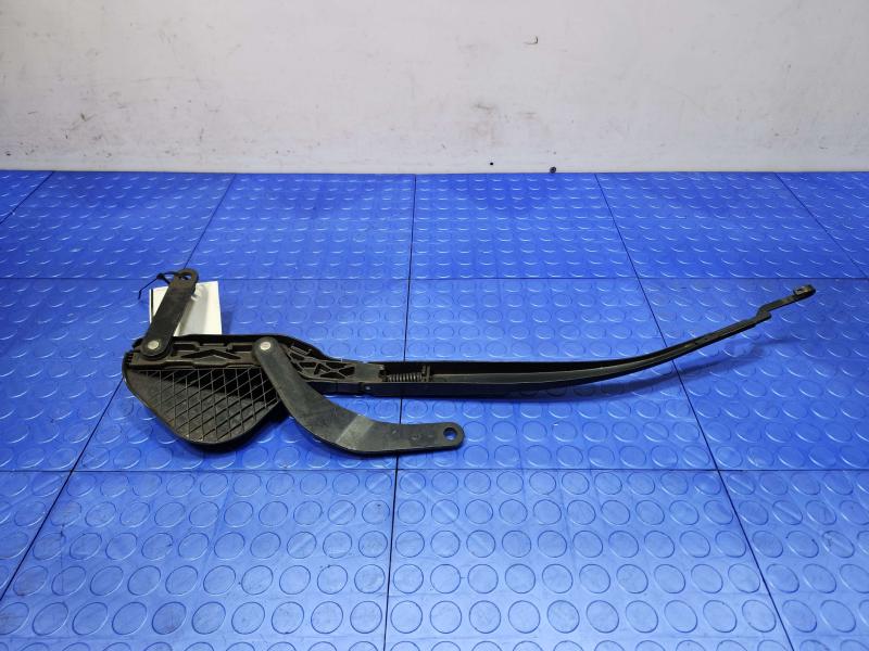 2010 Toyota Prius Wiper Arm