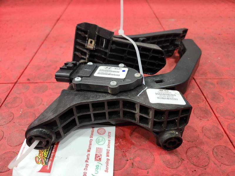 2011-2015 Kia Optima Accelerator Pedal Assembly Genuine OEM 32700-3Q110