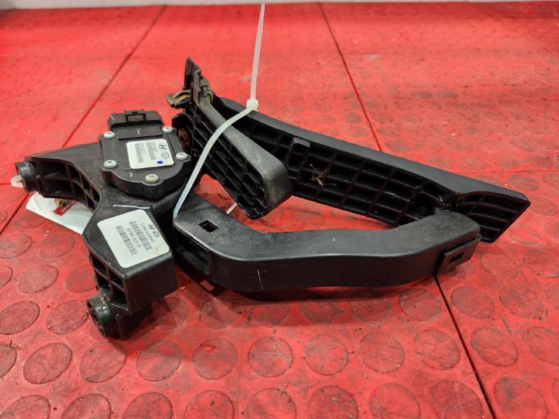 2011-2015 Kia Optima Accelerator Pedal Assembly Genuine OEM 32700-3Q110