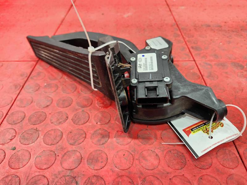 2011-2015 Kia Optima Accelerator Pedal Assembly Genuine OEM 32700-3Q110