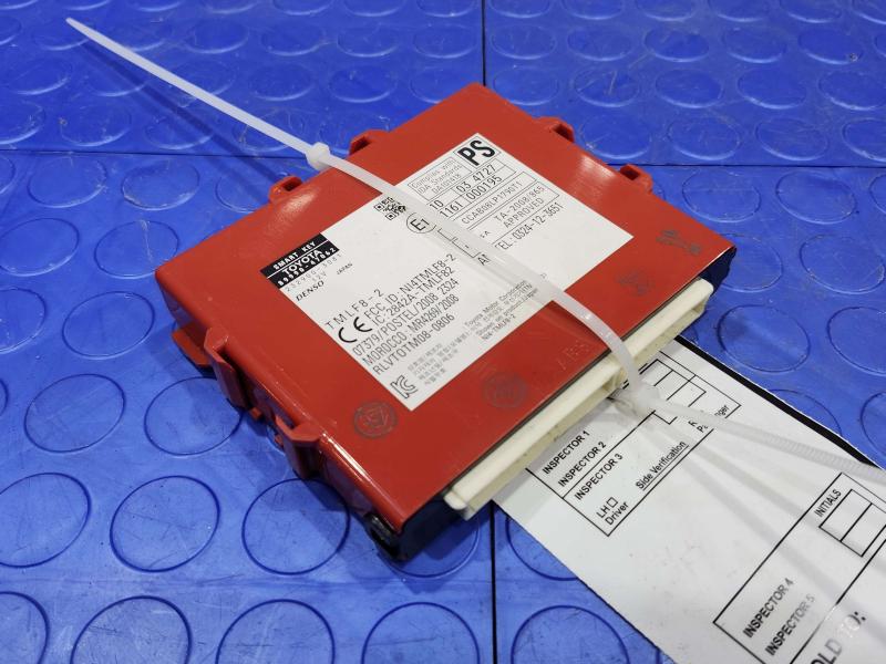 2010-2011 Toyota Prius Smart Key Contol Module Genuine OEM 8999047062