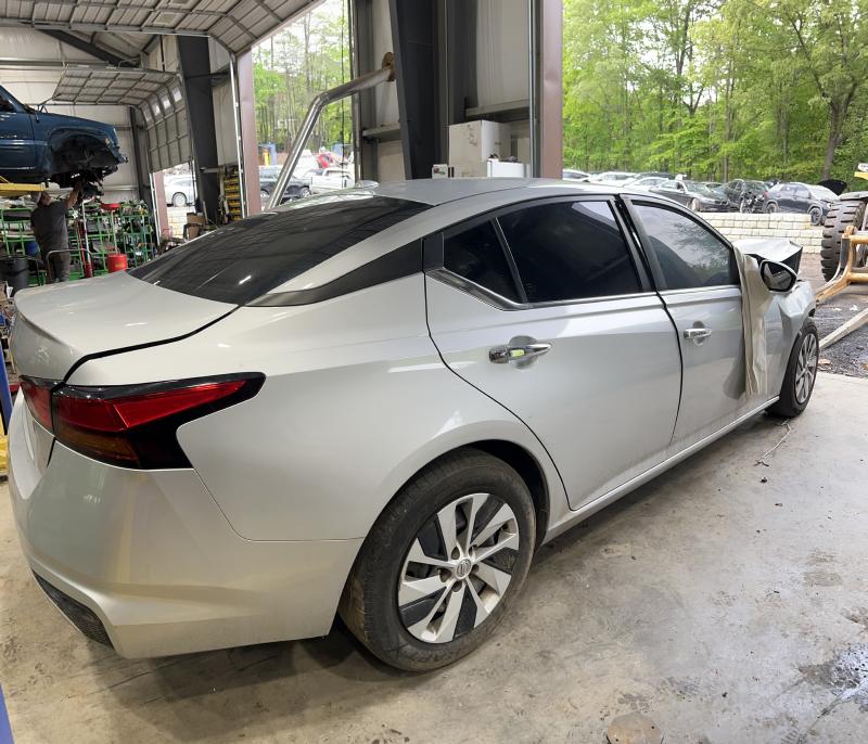 2020 Nissan Altima Back Glass/Window