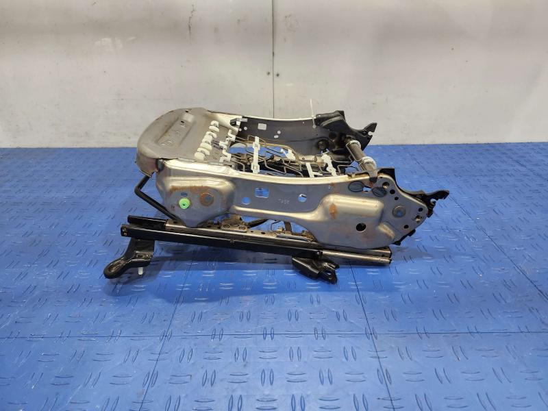 2013 Toyota Yaris Seat Track