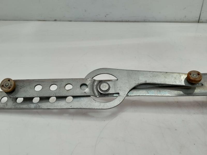 1988 Chevrolet Silverado 1500 Front Door Regulator