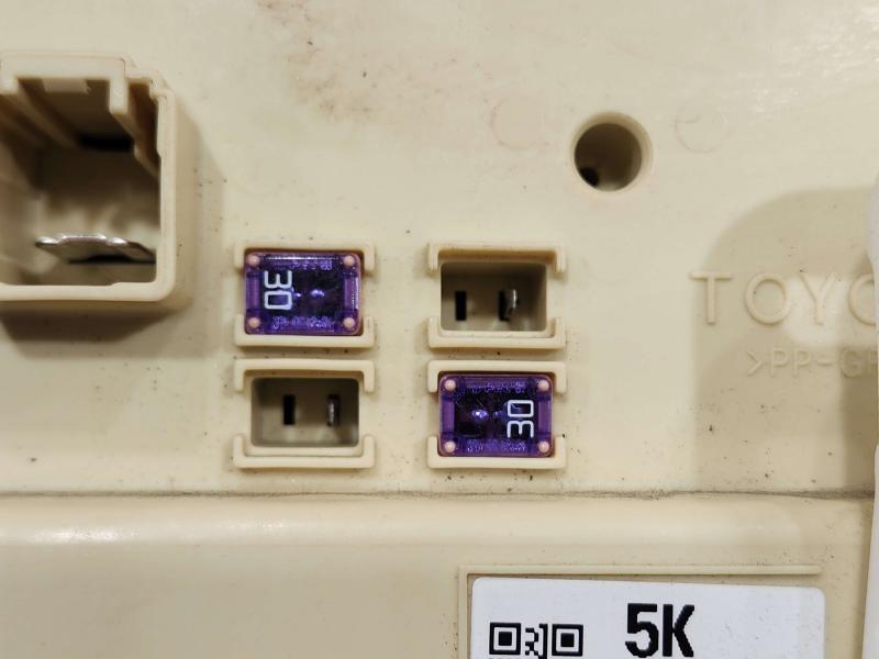 2017 Toyota Corolla Cabin Fuse Box