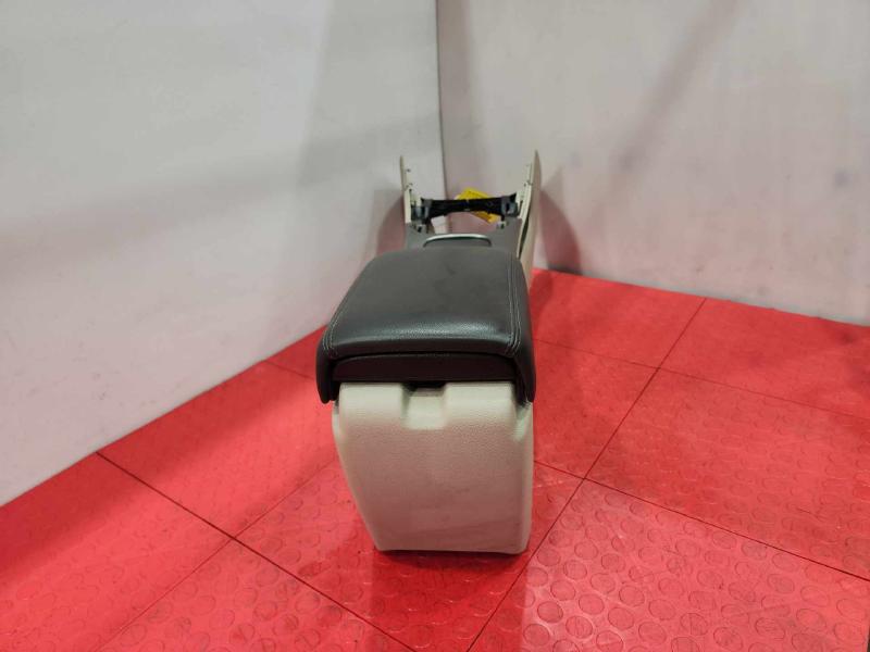 2013 Chevrolet Malibu Front Console
