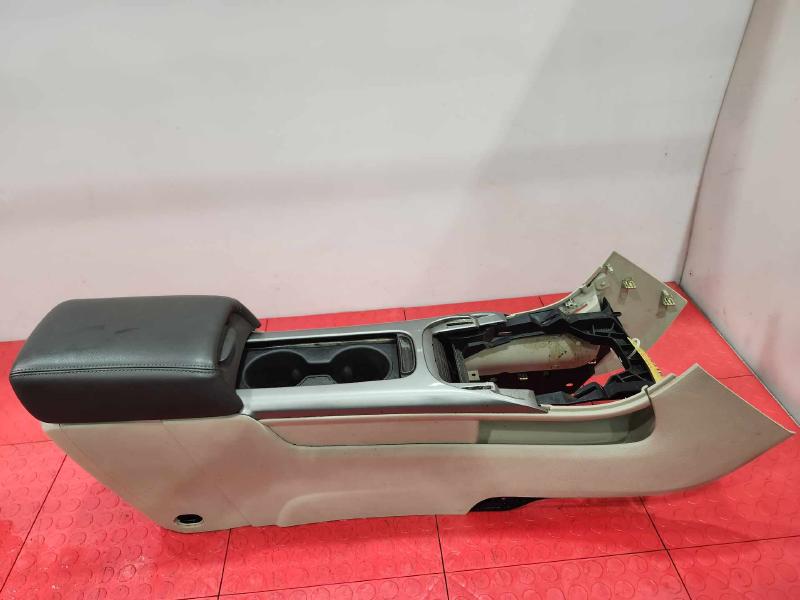 2013 Chevrolet Malibu Front Console