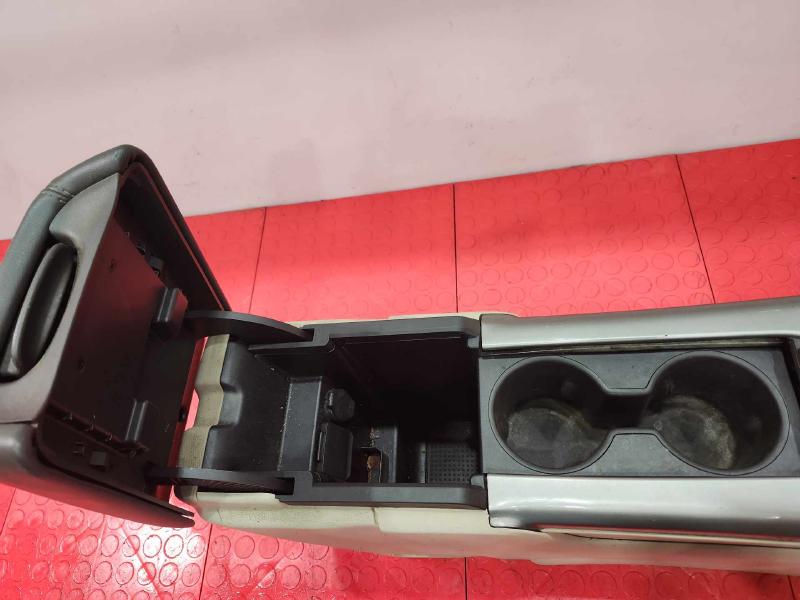 2013 Chevrolet Malibu Front Console