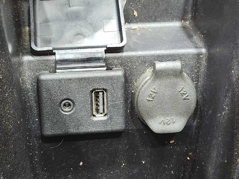2013 Chevrolet Malibu Front Console