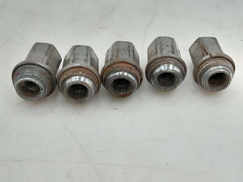 2014 Chevrolet Equinox Lug Nuts