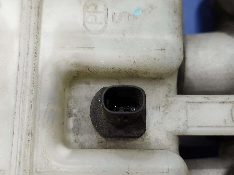 2015 Chevrolet Tahoe Master Cylinder