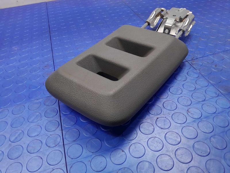 2011 Ford F-250 Super Duty Headrest