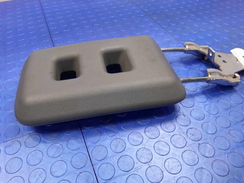 2011 Ford F-250 Super Duty Headrest