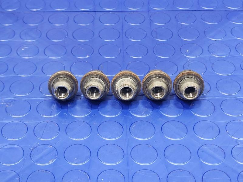 2013 Infiniti FX35 Lug Nuts