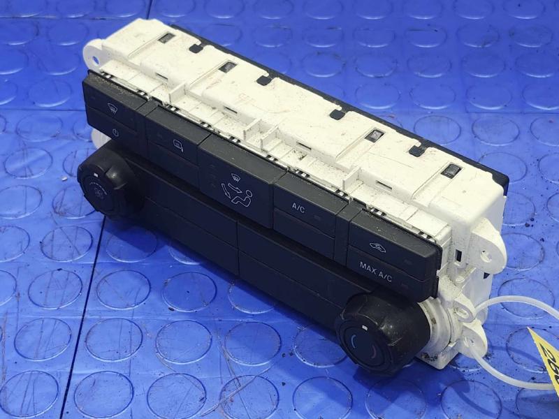 2011 Ford F-250 Super Duty Heater A/C Control