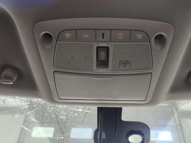2018 Nissan Maxima Front Console