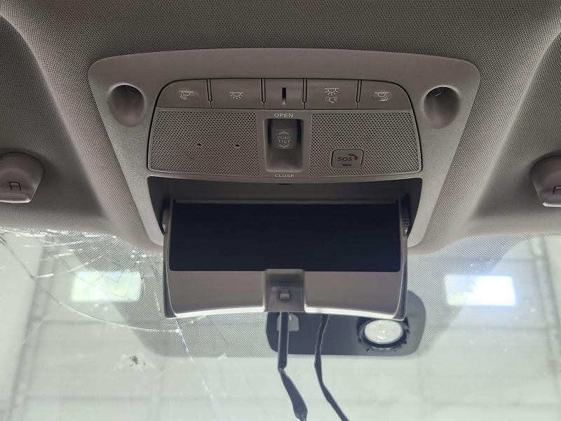 2018 Nissan Maxima Front Console