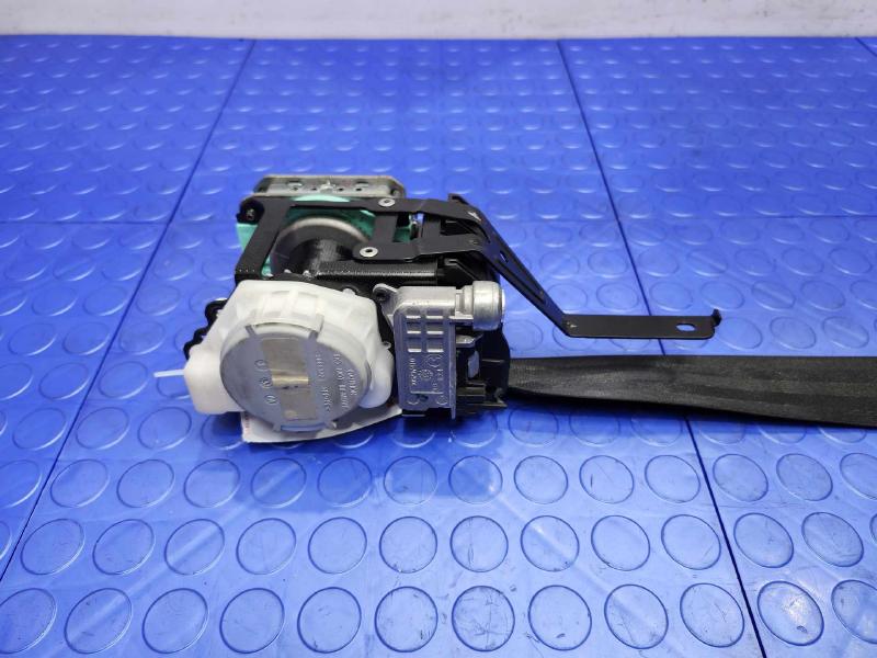 2011 Volkswagen Touareg Front Seat Belt