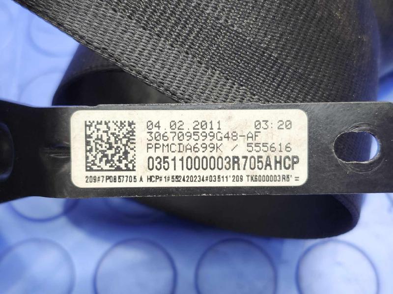 2011 Volkswagen Touareg Front Seat Belt