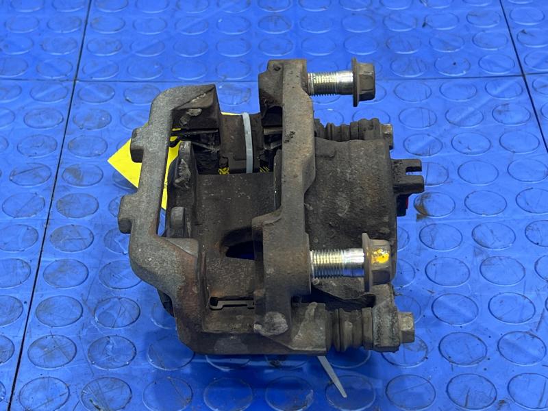 2014 Infiniti QX80 Caliper