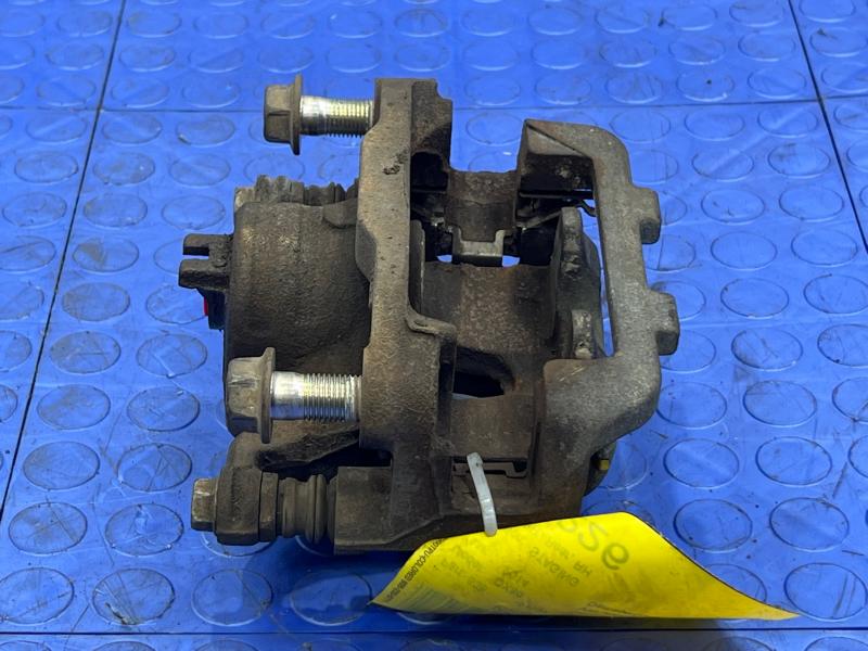 2014 Infiniti QX80 Caliper