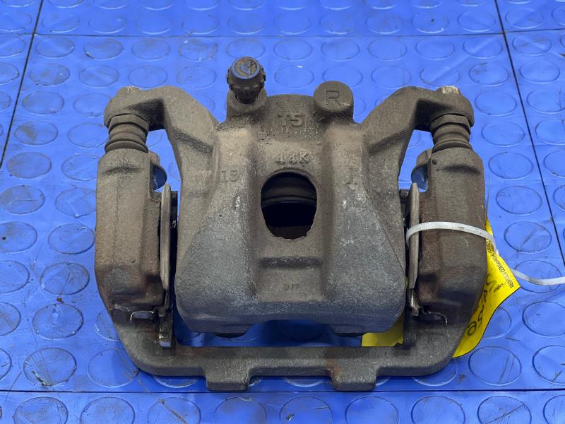 2014 Infiniti QX80 Caliper