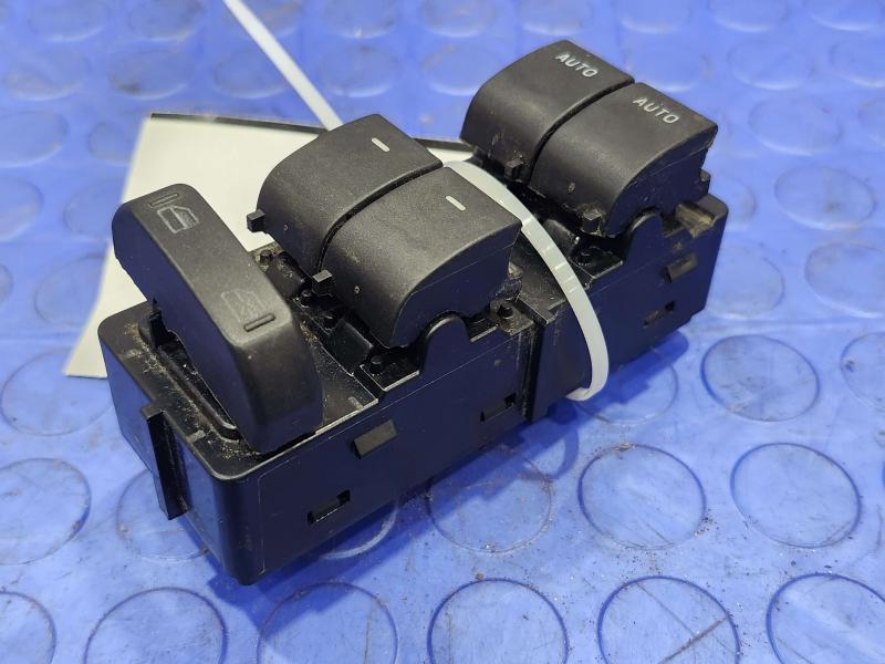 2013 Ford F-150 Door Switch Front