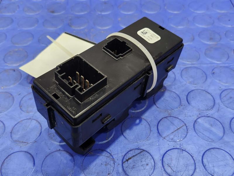 2013 Ford F-150 Door Switch Front