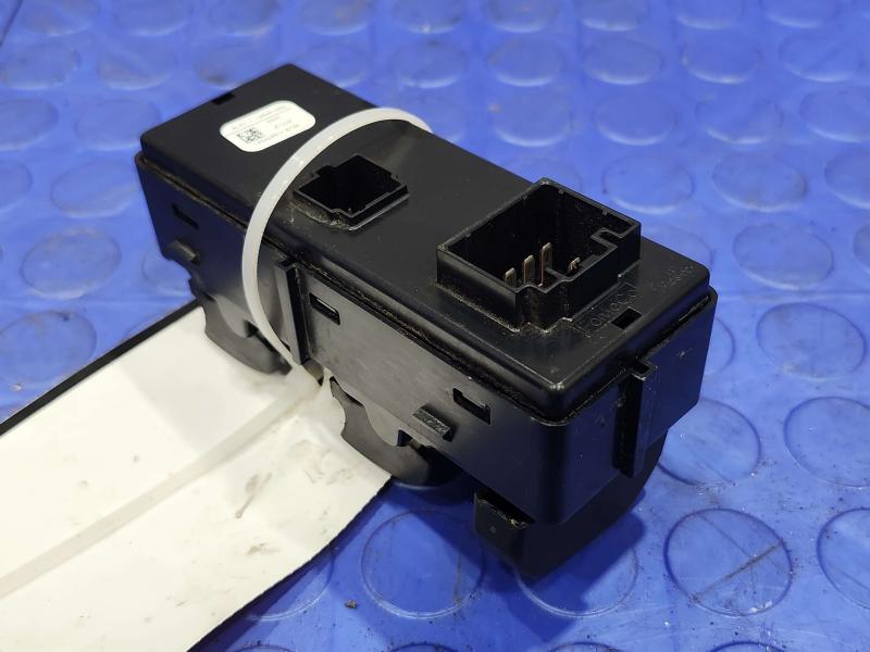 2013 Ford F-150 Door Switch Front