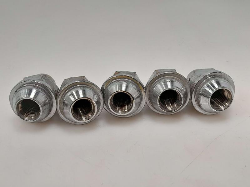 2018 Hyundai Ioniq Lug Nuts