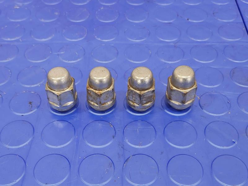 2010 Kia Rio Lug Nuts