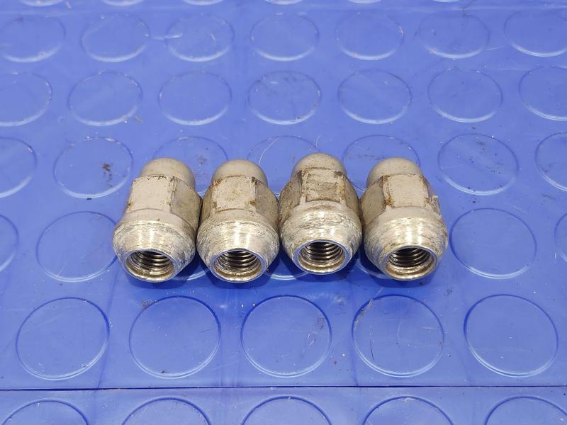 2010 Kia Rio Lug Nuts