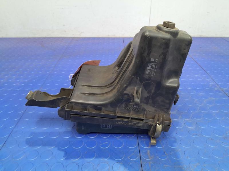 2010-2015 Toyota Prius 1.8L Air Cleaner Box Assembly Genuine OEM 1770037261