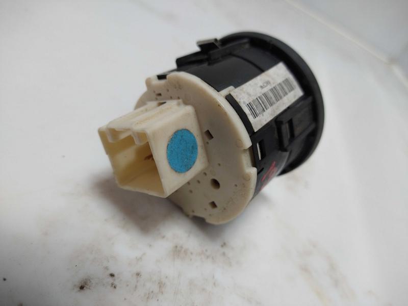 2011 Ford Escape Headlight Switch (Dash Mtd)