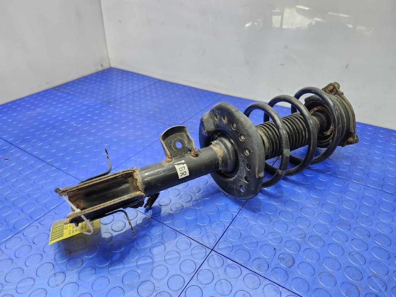 2013 Nissan Juke Strut Assembly