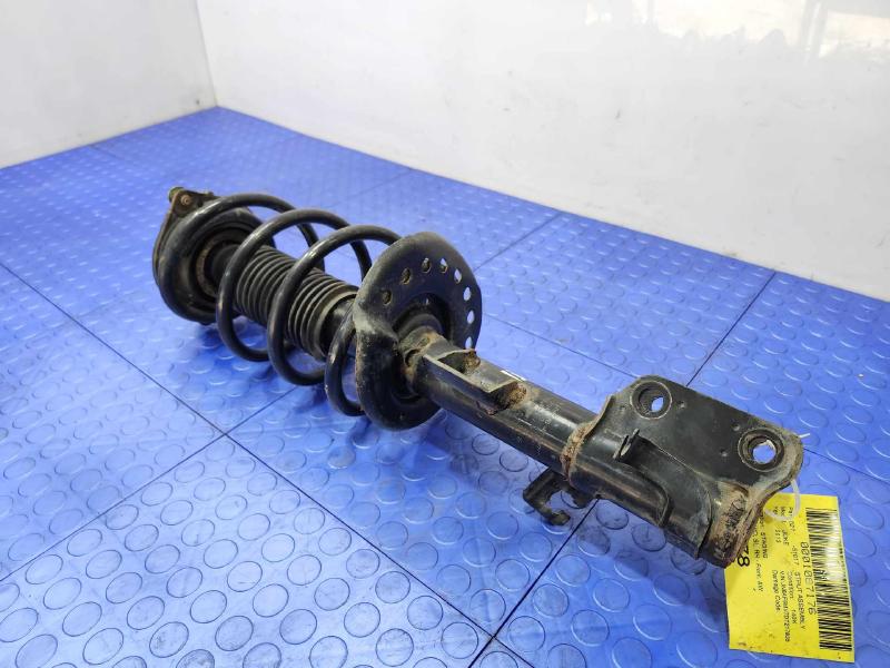 2013 Nissan Juke Strut Assembly