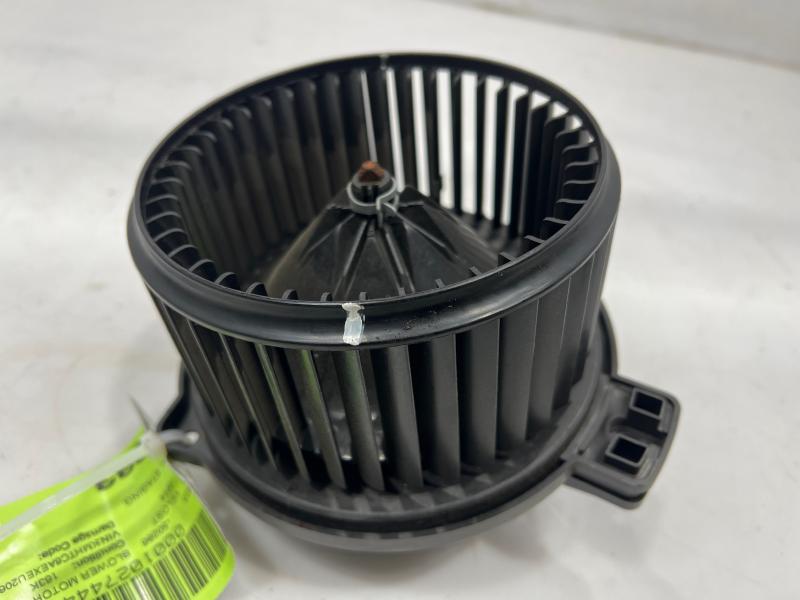 2012 - 2017 Hyundai Veloster Heater AC Blower Motor Assembly OEM 971112V000