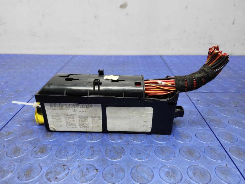 2013 Volkswagen Jetta Cabin Fuse Box