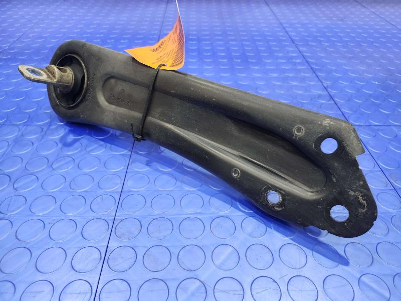 2017 Chrysler 200 Lower Control Arm Rr