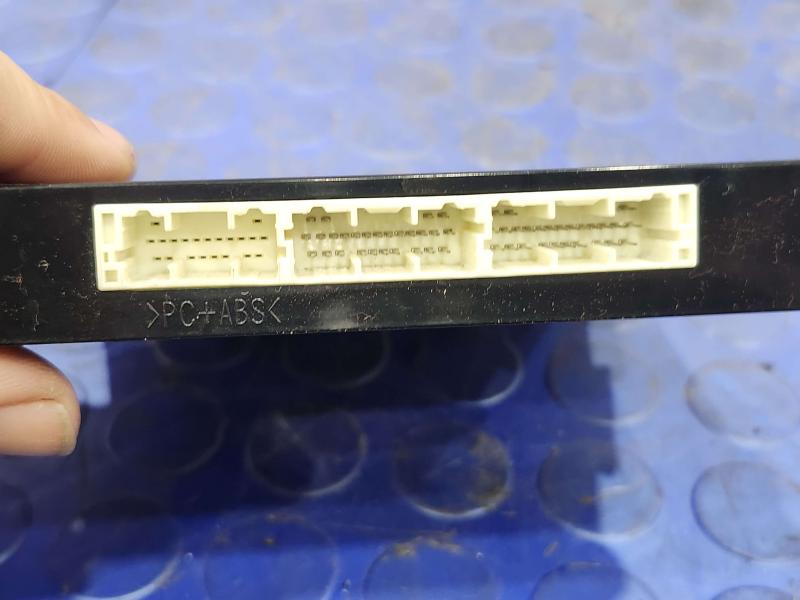 2016-2018 Toyota Prius 1.8L Smart Key Control Computer Module OEM 89990-47210
