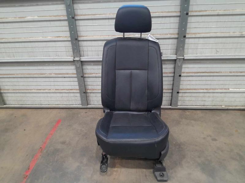 2019 Nissan Titan Front Seat