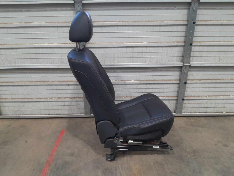 2019 Nissan Titan Front Seat