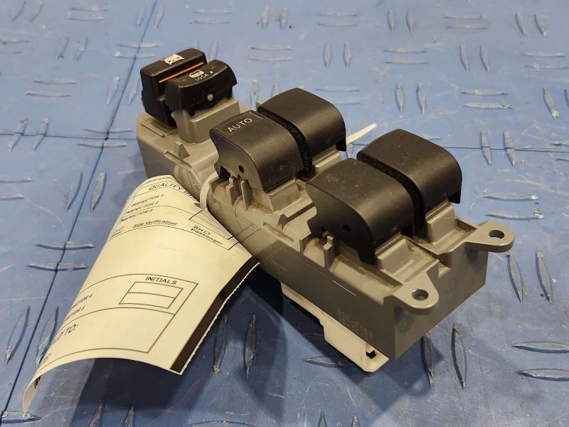 2007 Toyota RAV4 Door Switch Front