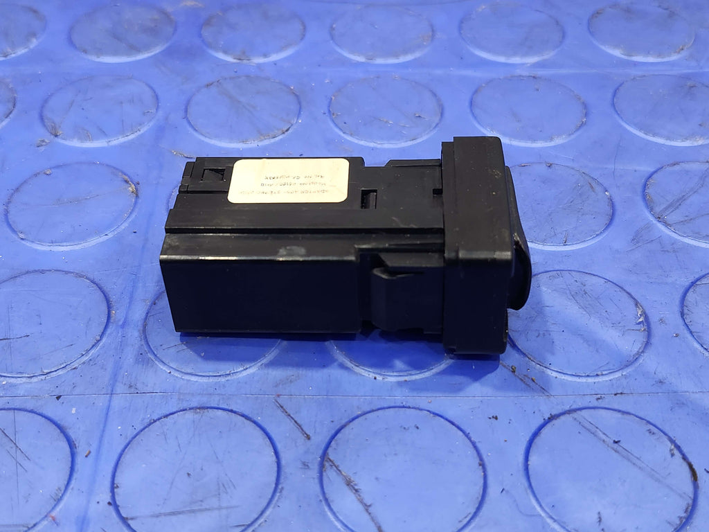 2007-2013 Toyota Tundra AUX Auxiliary Jack Genuine OEM Part 8619002010
