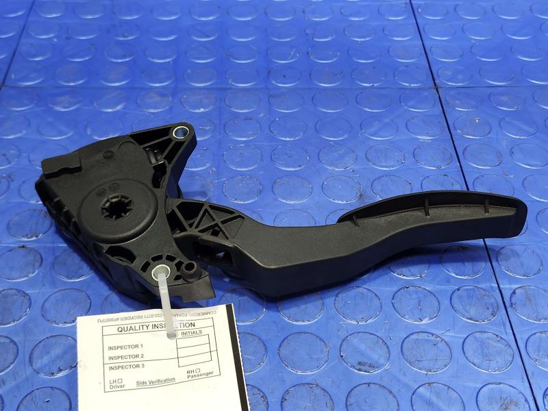 2016 Nissan Rogue Pedal Assembly